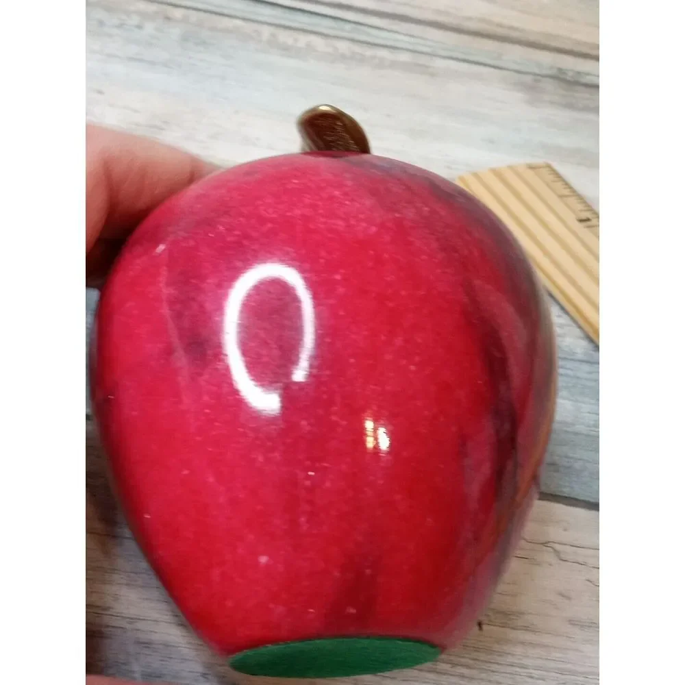 VTG Red Polished Stone Marble Apple W/Brass Stem Paperweight‎ 3.5